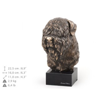 Czarny terier rosyjski głowa na kamieniu Art-Dog